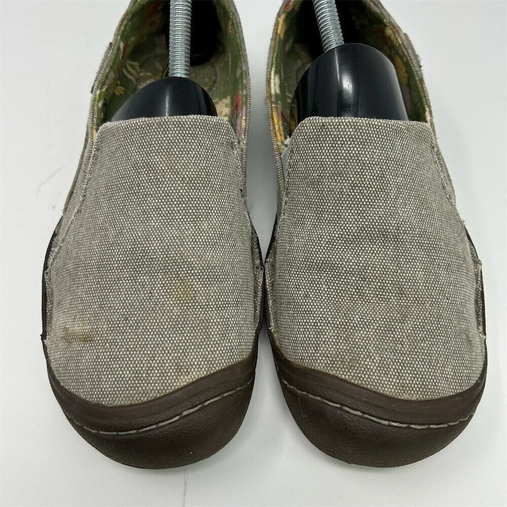 Keen women slip